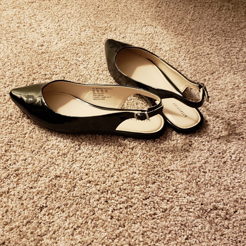 Attention Black patent flats